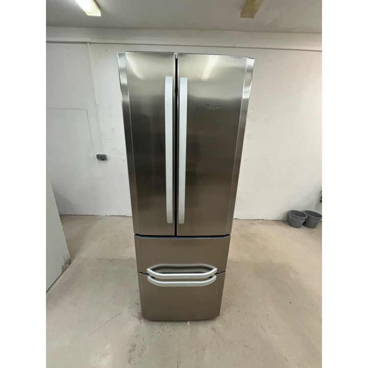 Používaná Chladnička Ariston Hotpoint 195cm